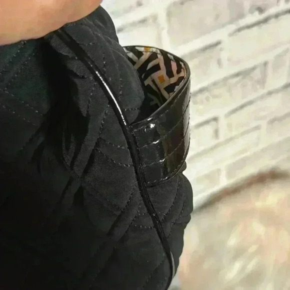 Vera Bradley black microfiber quilted shoulder bag end pockets interior pockets - Picture 4 of 8